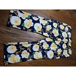 Size 8 7th Avenue Suiting Collection New York Co Blue Yellow White Floral Capris